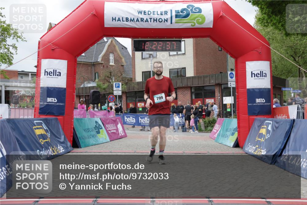 10.05.2026 - 8. Wedeler Halbmarathon Yannick Fuchs http://msf.ph/oto/9732033 10.05.2026 12:22:35 Ziel 799 meine-sportfotos.de