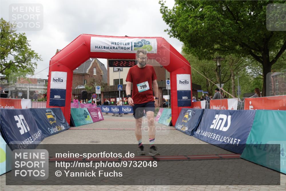 10.05.2026 - 8. Wedeler Halbmarathon Yannick Fuchs http://msf.ph/oto/9732048 10.05.2026 12:22:36 Ziel 799 meine-sportfotos.de