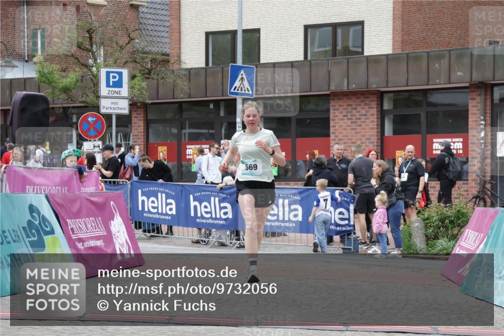 10.05.2026 - 8. Wedeler Halbmarathon Yannick Fuchs http://msf.ph/oto/9732056 10.05.2026 12:22:40 Ziel 569 meine-sportfotos.de