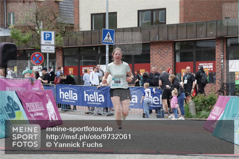 10.05.2026 - 8. Wedeler Halbmarathon Yannick Fuchs http://msf.ph/oto/9732061 10.05.2026 12:22:40 Ziel 569 meine-sportfotos.de