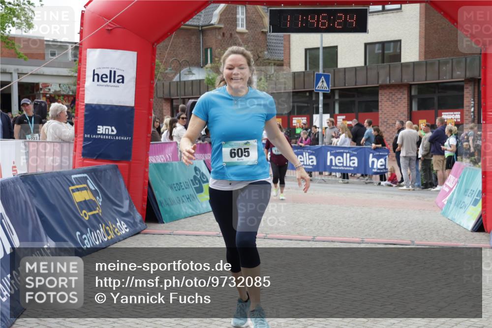 10.05.2026 - 8. Wedeler Halbmarathon Yannick Fuchs http://msf.ph/oto/9732085 10.05.2026 11:46:22 Ziel 158, 605, 2032, 2033 meine-sportfotos.de