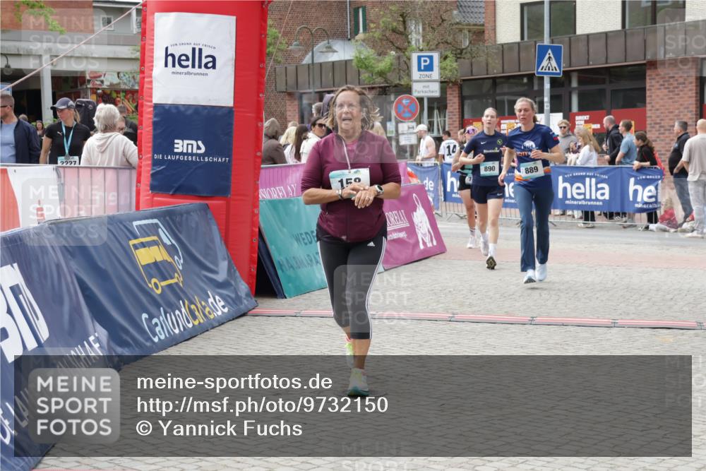 10.05.2026 - 8. Wedeler Halbmarathon Yannick Fuchs http://msf.ph/oto/9732150 10.05.2026 11:46:25 Ziel 158, 605, 740 meine-sportfotos.de