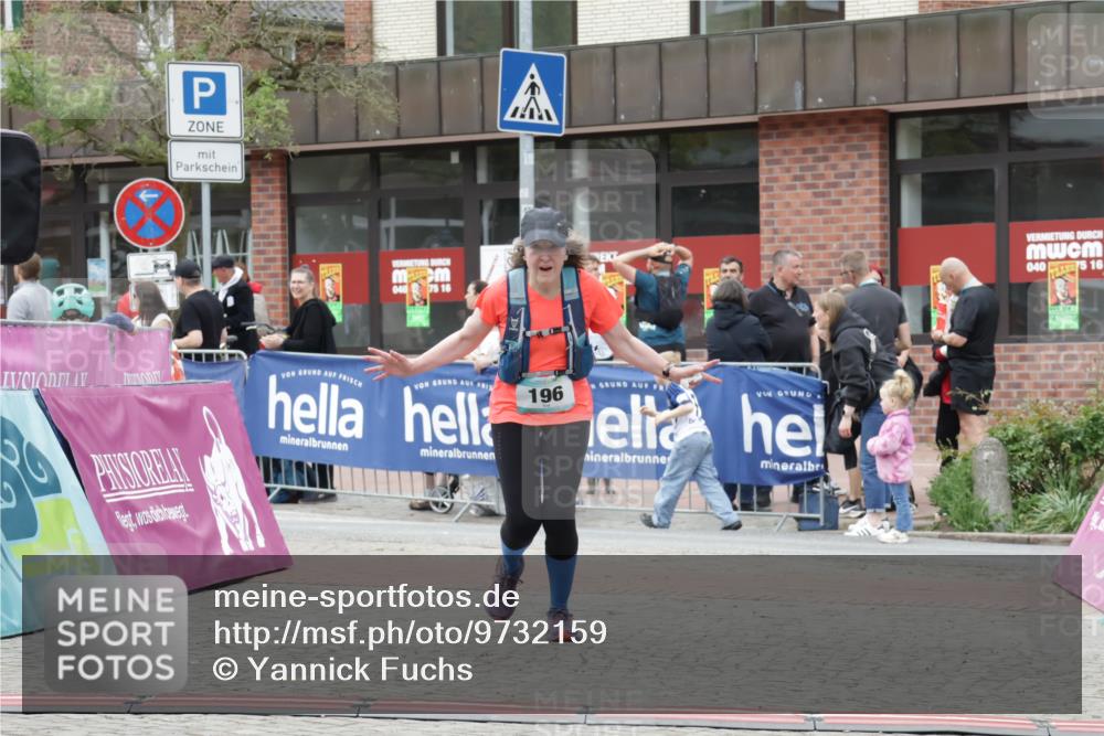 10.05.2026 - 8. Wedeler Halbmarathon Yannick Fuchs http://msf.ph/oto/9732159 10.05.2026 12:23:03 Ziel 196 meine-sportfotos.de