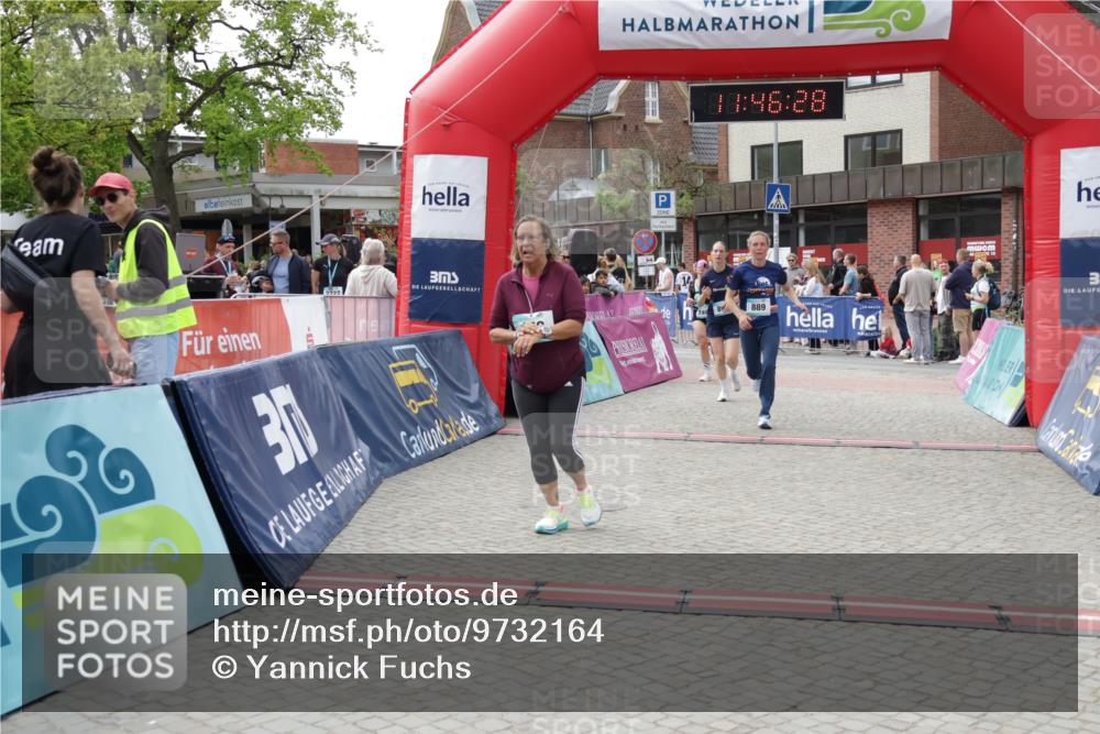10.05.2026 - 8. Wedeler Halbmarathon Yannick Fuchs http://msf.ph/oto/9732164 10.05.2026 11:46:26 Ziel 158, 605, 740 meine-sportfotos.de