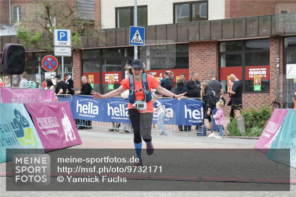 10.05.2026 - 8. Wedeler Halbmarathon Yannick Fuchs http://msf.ph/oto/9732171 10.05.2026 12:23:04 Ziel 196 meine-sportfotos.de