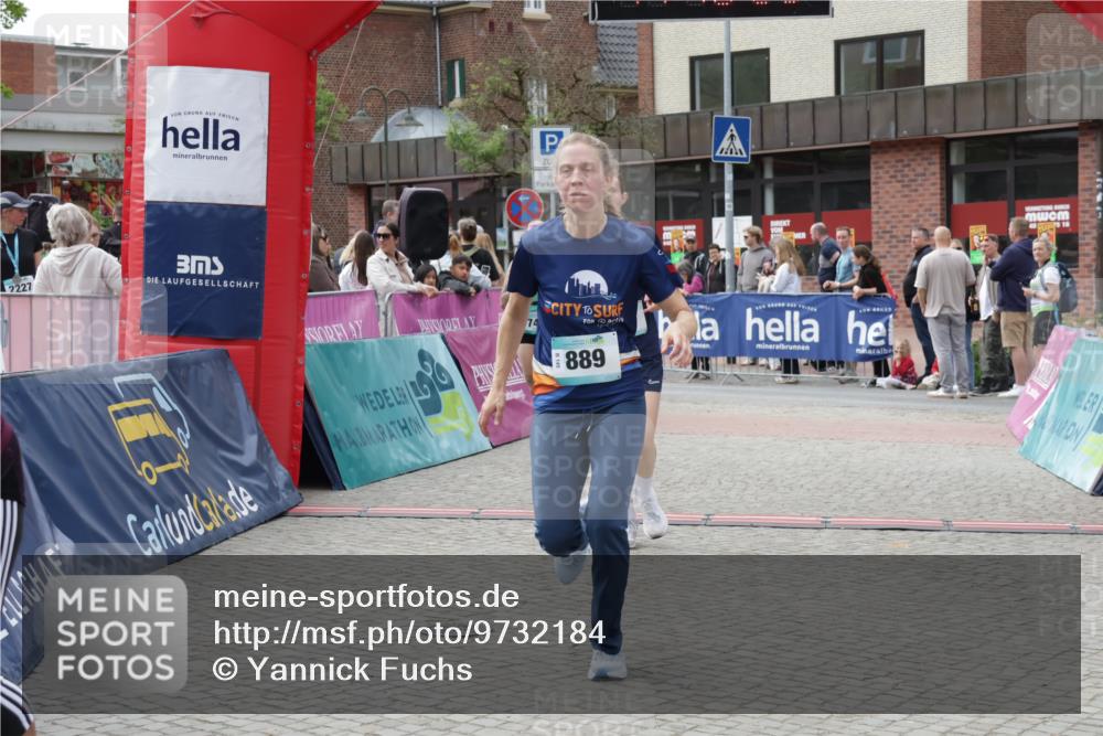 10.05.2026 - 8. Wedeler Halbmarathon Yannick Fuchs http://msf.ph/oto/9732184 10.05.2026 11:46:27 Ziel 158, 605, 740 meine-sportfotos.de
