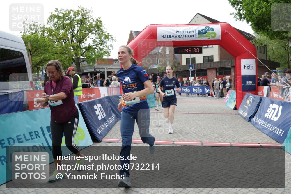 10.05.2026 - 8. Wedeler Halbmarathon Yannick Fuchs http://msf.ph/oto/9732214 10.05.2026 11:46:28 Ziel 158, 740 meine-sportfotos.de