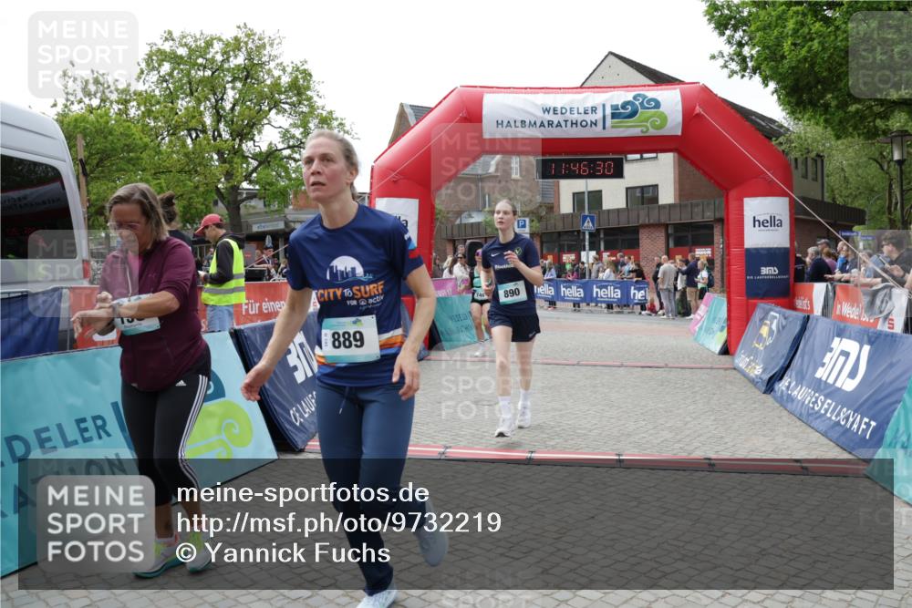 10.05.2026 - 8. Wedeler Halbmarathon Yannick Fuchs http://msf.ph/oto/9732219 10.05.2026 11:46:28 Ziel 158, 740 meine-sportfotos.de