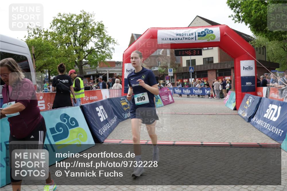 10.05.2026 - 8. Wedeler Halbmarathon Yannick Fuchs http://msf.ph/oto/9732228 10.05.2026 11:46:29 Ziel 158, 740 meine-sportfotos.de