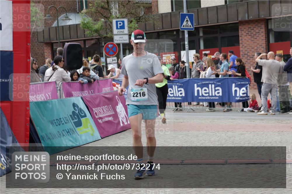 10.05.2026 - 8. Wedeler Halbmarathon Yannick Fuchs http://msf.ph/oto/9732274 10.05.2026 11:46:37 Ziel 719, 721, 2216 meine-sportfotos.de