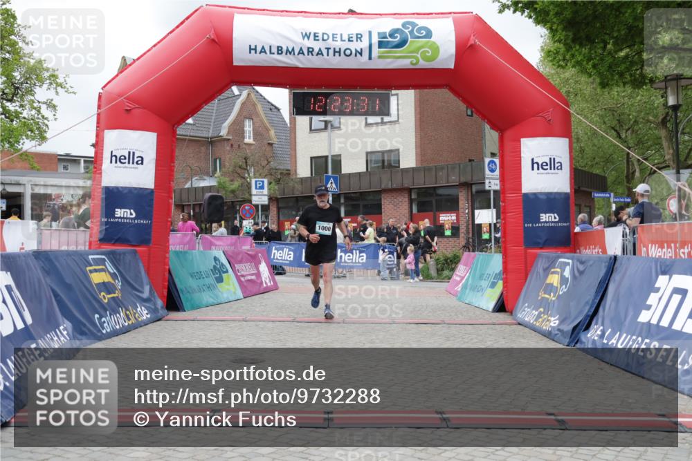 10.05.2026 - 8. Wedeler Halbmarathon Yannick Fuchs http://msf.ph/oto/9732288 10.05.2026 12:23:29 Ziel 1000 meine-sportfotos.de