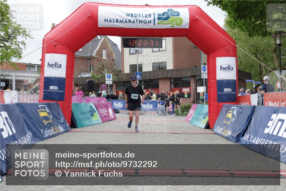 10.05.2026 - 8. Wedeler Halbmarathon Yannick Fuchs http://msf.ph/oto/9732292 10.05.2026 12:23:29 Ziel 1000 meine-sportfotos.de