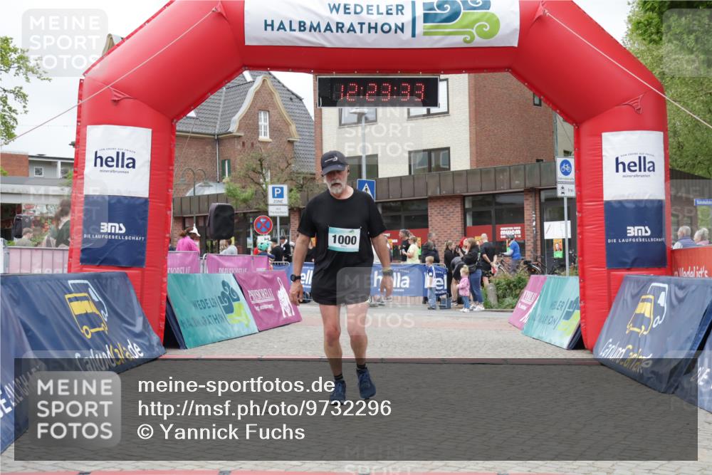 10.05.2026 - 8. Wedeler Halbmarathon Yannick Fuchs http://msf.ph/oto/9732296 10.05.2026 12:23:31 Ziel 1000 meine-sportfotos.de