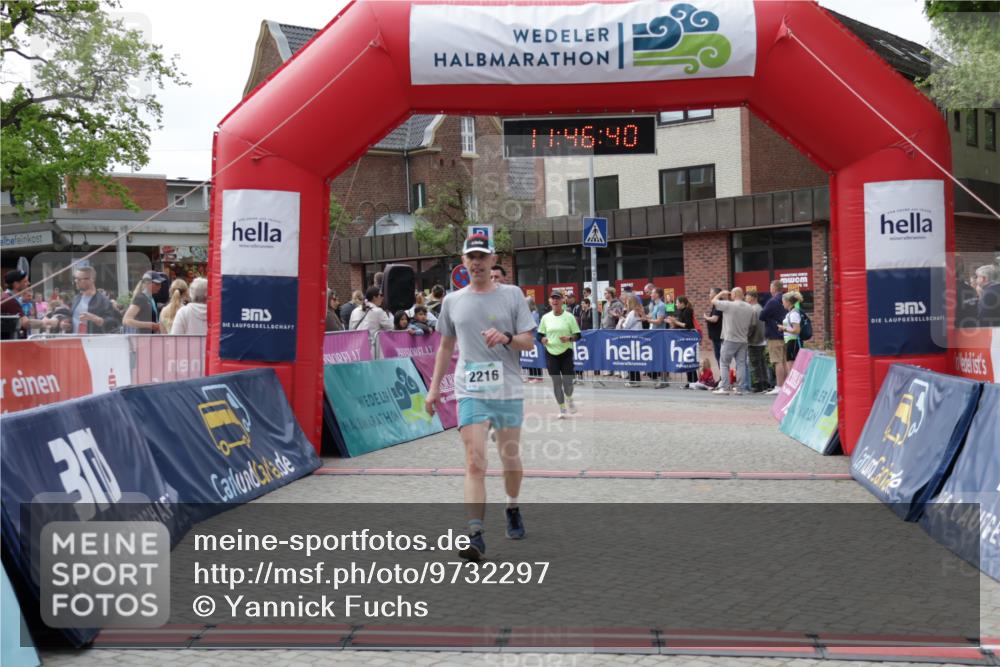 10.05.2026 - 8. Wedeler Halbmarathon Yannick Fuchs http://msf.ph/oto/9732297 10.05.2026 11:46:38 Ziel 719, 721, 954, 2216 meine-sportfotos.de