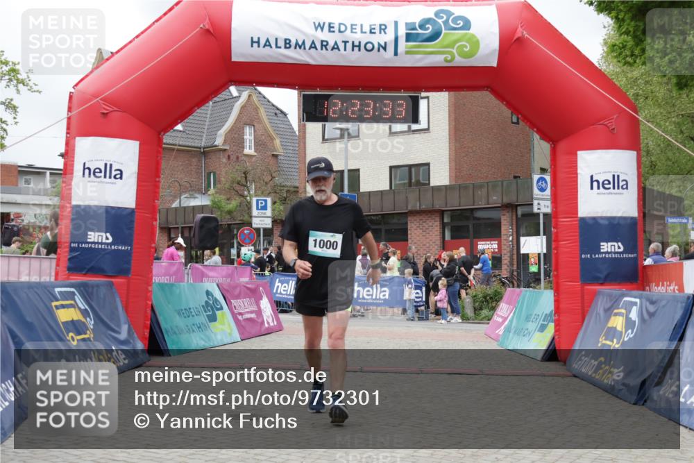10.05.2026 - 8. Wedeler Halbmarathon Yannick Fuchs http://msf.ph/oto/9732301 10.05.2026 12:23:31 Ziel 1000 meine-sportfotos.de
