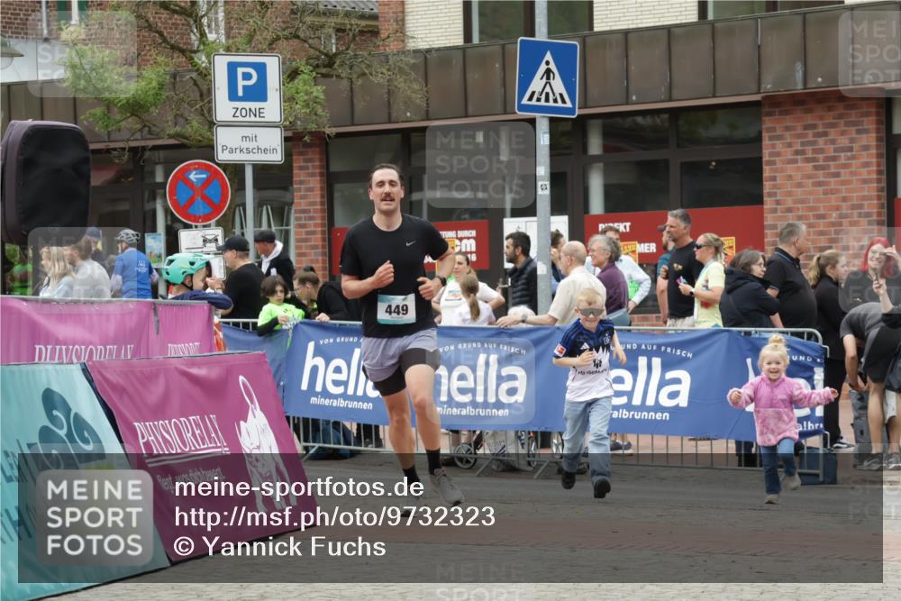 10.05.2026 - 8. Wedeler Halbmarathon Yannick Fuchs http://msf.ph/oto/9732323 10.05.2026 12:23:41 Ziel 449 meine-sportfotos.de