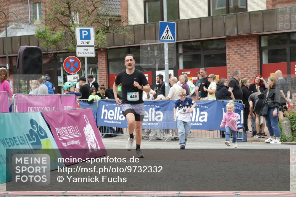 10.05.2026 - 8. Wedeler Halbmarathon Yannick Fuchs http://msf.ph/oto/9732332 10.05.2026 12:23:41 Ziel 449 meine-sportfotos.de