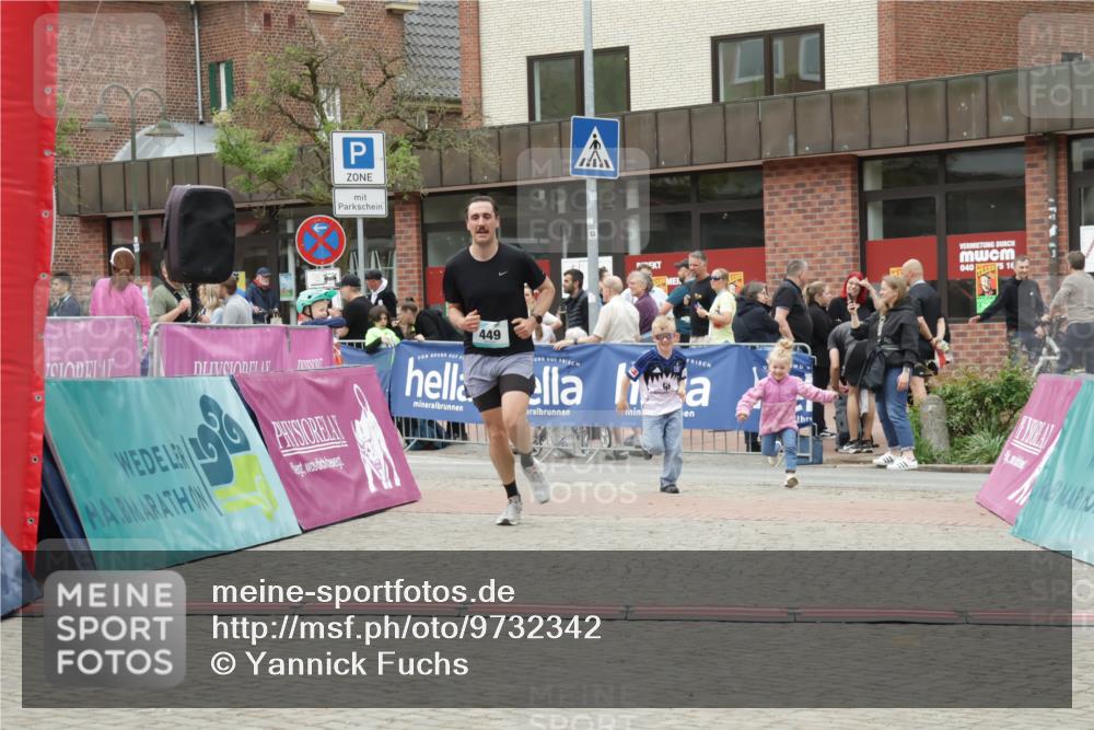 10.05.2026 - 8. Wedeler Halbmarathon Yannick Fuchs http://msf.ph/oto/9732342 10.05.2026 12:23:41 Ziel 449 meine-sportfotos.de