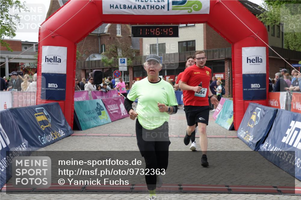 10.05.2026 - 8. Wedeler Halbmarathon Yannick Fuchs http://msf.ph/oto/9732363 10.05.2026 11:46:43 Ziel 719, 721, 831, 945, 954, 2216 meine-sportfotos.de