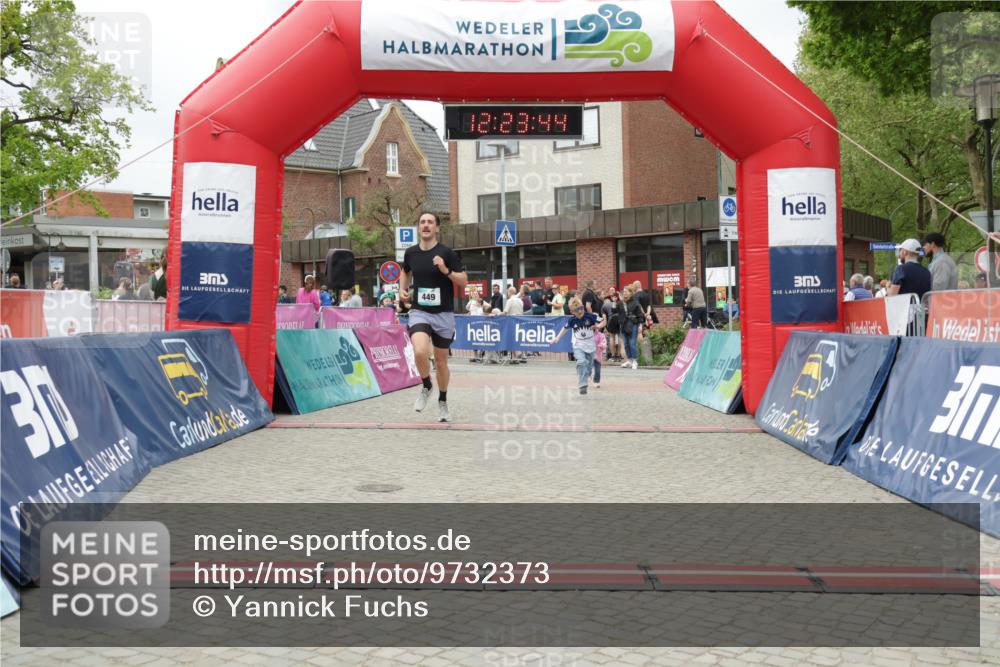 10.05.2026 - 8. Wedeler Halbmarathon Yannick Fuchs http://msf.ph/oto/9732373 10.05.2026 12:23:43 Ziel 181, 449 meine-sportfotos.de
