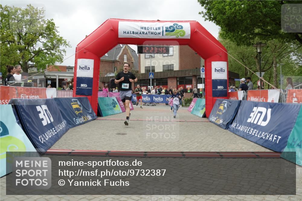 10.05.2026 - 8. Wedeler Halbmarathon Yannick Fuchs http://msf.ph/oto/9732387 10.05.2026 12:23:43 Ziel 181, 449 meine-sportfotos.de