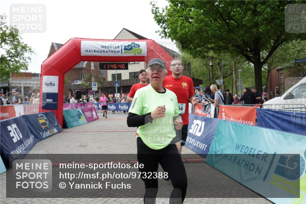 10.05.2026 - 8. Wedeler Halbmarathon Yannick Fuchs http://msf.ph/oto/9732388 10.05.2026 11:46:44 Ziel 719, 721, 831, 945, 954 meine-sportfotos.de