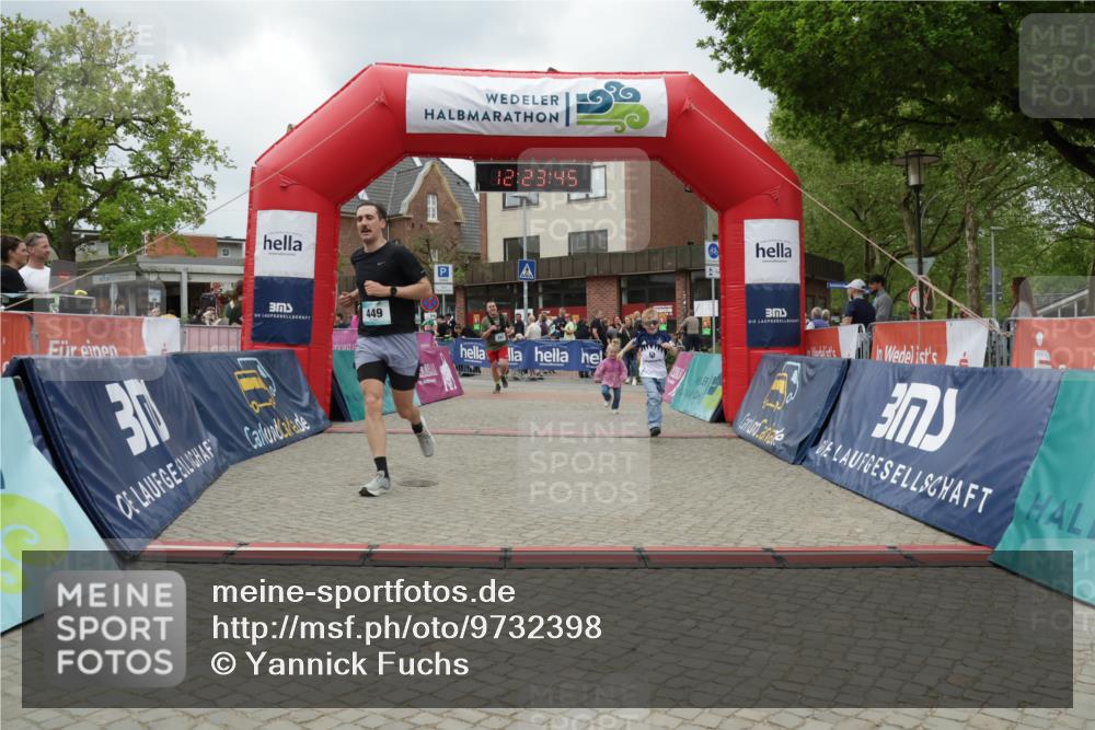 10.05.2026 - 8. Wedeler Halbmarathon Yannick Fuchs http://msf.ph/oto/9732398 10.05.2026 12:23:43 Ziel 181, 449 meine-sportfotos.de