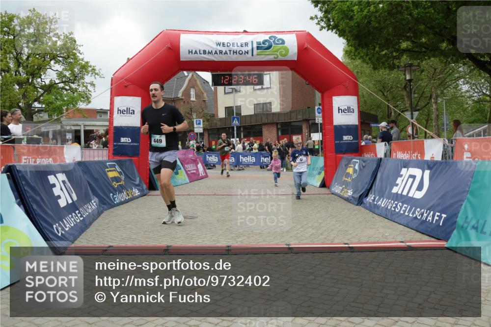 10.05.2026 - 8. Wedeler Halbmarathon Yannick Fuchs http://msf.ph/oto/9732402 10.05.2026 12:23:44 Ziel 181, 449 meine-sportfotos.de
