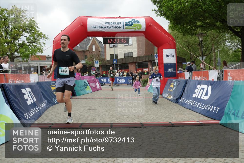 10.05.2026 - 8. Wedeler Halbmarathon Yannick Fuchs http://msf.ph/oto/9732413 10.05.2026 12:23:44 Ziel 181, 449 meine-sportfotos.de