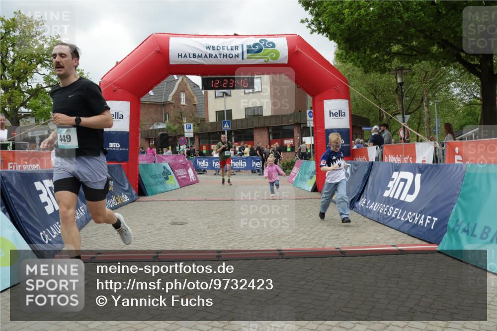 10.05.2026 - 8. Wedeler Halbmarathon Yannick Fuchs http://msf.ph/oto/9732423 10.05.2026 12:23:44 Ziel 181, 449 meine-sportfotos.de