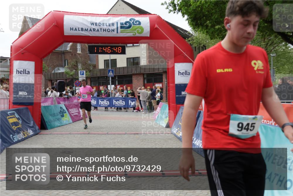 10.05.2026 - 8. Wedeler Halbmarathon Yannick Fuchs http://msf.ph/oto/9732429 10.05.2026 11:46:46 Ziel 721, 831, 914, 945, 954 meine-sportfotos.de