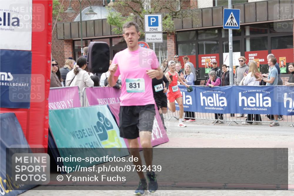 10.05.2026 - 8. Wedeler Halbmarathon Yannick Fuchs http://msf.ph/oto/9732439 10.05.2026 11:46:47 Ziel 721, 831, 914, 945, 954, 2237 meine-sportfotos.de