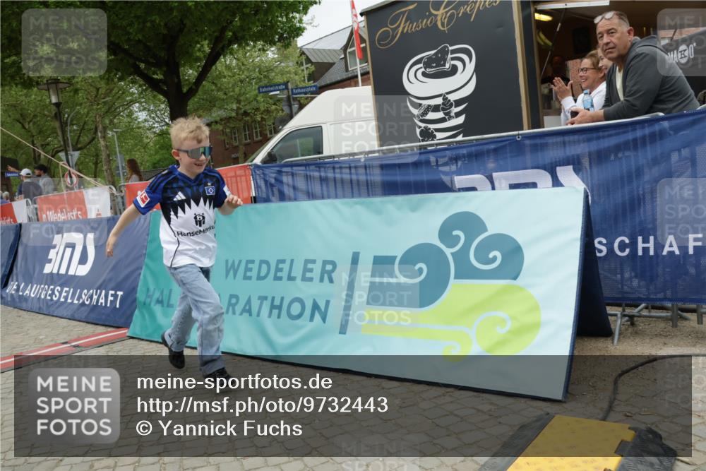 10.05.2026 - 8. Wedeler Halbmarathon Yannick Fuchs http://msf.ph/oto/9732443 10.05.2026 12:23:45 Ziel 181, 449 meine-sportfotos.de