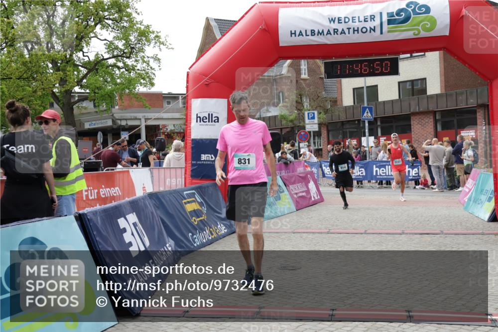 10.05.2026 - 8. Wedeler Halbmarathon Yannick Fuchs http://msf.ph/oto/9732476 10.05.2026 11:46:48 Ziel 831, 914, 945, 954, 2237 meine-sportfotos.de