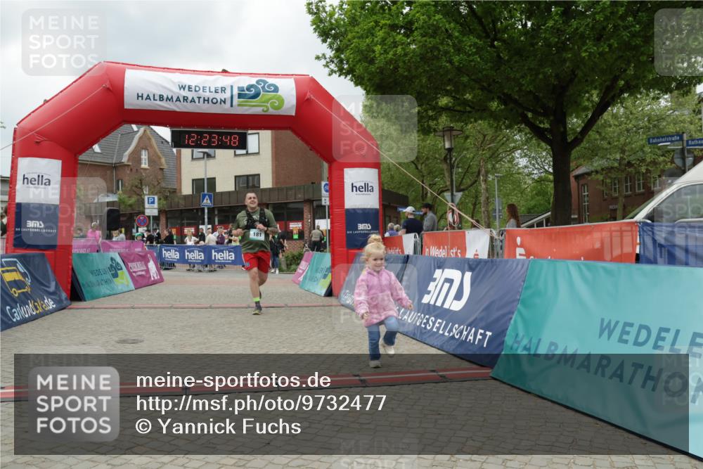 10.05.2026 - 8. Wedeler Halbmarathon Yannick Fuchs http://msf.ph/oto/9732477 10.05.2026 12:23:46 Ziel 181, 449 meine-sportfotos.de