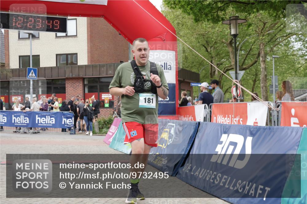10.05.2026 - 8. Wedeler Halbmarathon Yannick Fuchs http://msf.ph/oto/9732495 10.05.2026 12:23:48 Ziel 181, 449 meine-sportfotos.de