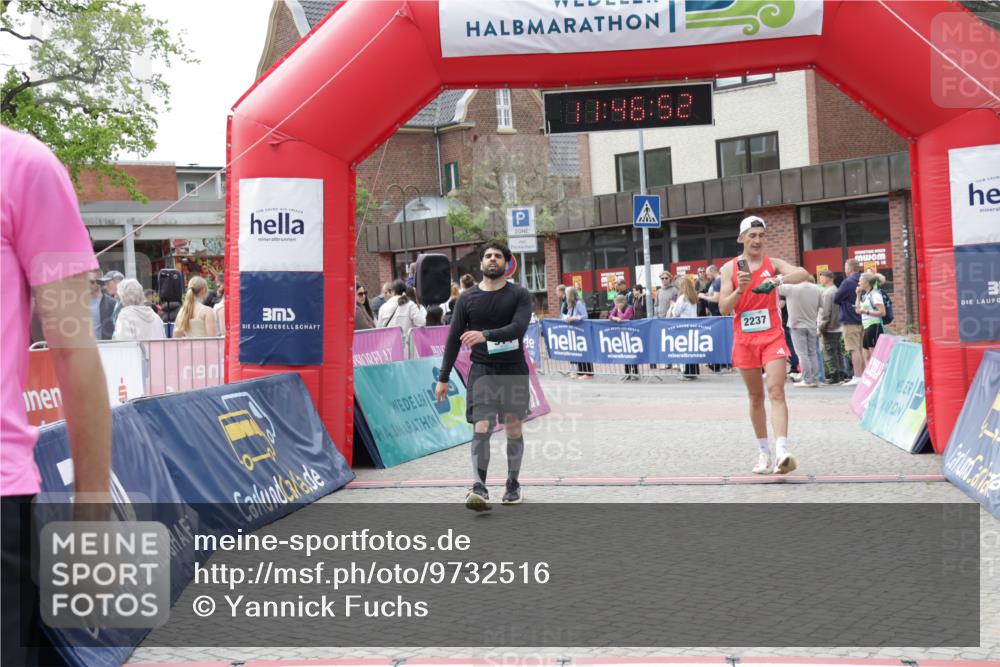 10.05.2026 - 8. Wedeler Halbmarathon Yannick Fuchs http://msf.ph/oto/9732516 10.05.2026 11:46:51 Ziel 831, 914, 2237 meine-sportfotos.de