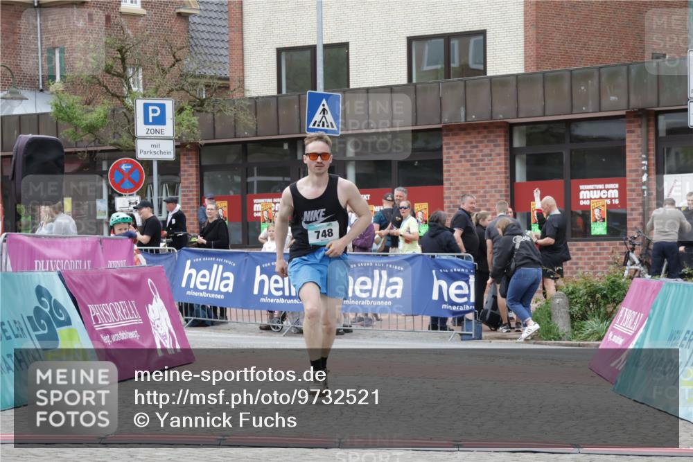 10.05.2026 - 8. Wedeler Halbmarathon Yannick Fuchs http://msf.ph/oto/9732521 10.05.2026 12:23:52 Ziel 181, 748 meine-sportfotos.de
