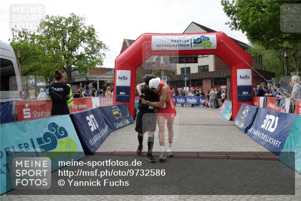 10.05.2026 - 8. Wedeler Halbmarathon Yannick Fuchs http://msf.ph/oto/9732586 10.05.2026 11:46:55 Ziel 761, 914, 2237 meine-sportfotos.de