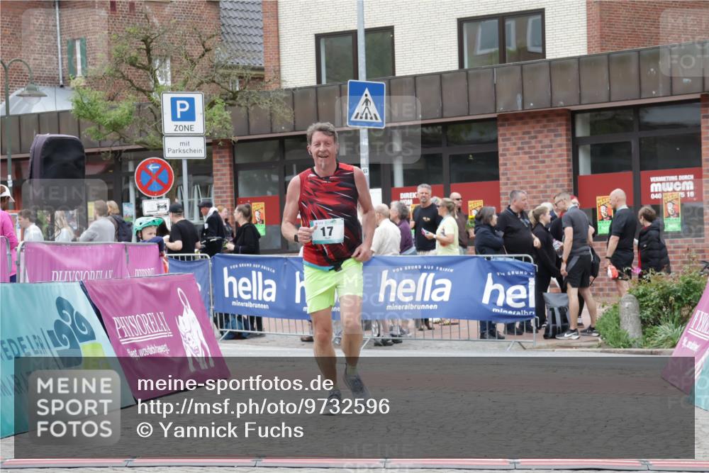 10.05.2026 - 8. Wedeler Halbmarathon Yannick Fuchs http://msf.ph/oto/9732596 10.05.2026 12:24:19 Ziel 17 meine-sportfotos.de
