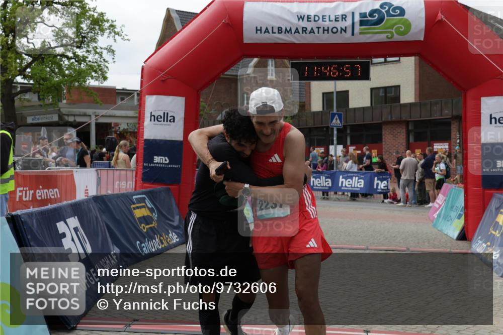 10.05.2026 - 8. Wedeler Halbmarathon Yannick Fuchs http://msf.ph/oto/9732606 10.05.2026 11:46:55 Ziel 761, 914, 2237 meine-sportfotos.de