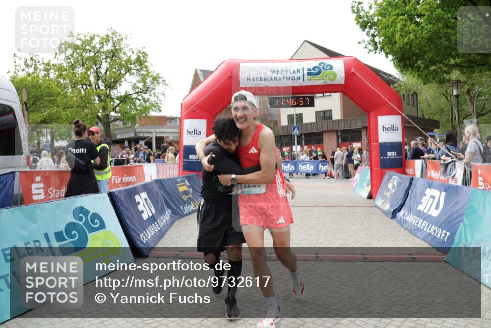 10.05.2026 - 8. Wedeler Halbmarathon Yannick Fuchs http://msf.ph/oto/9732617 10.05.2026 11:46:56 Ziel 761, 914, 2237 meine-sportfotos.de
