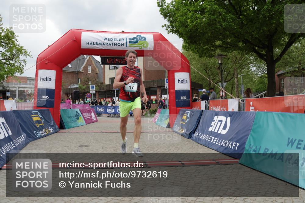 10.05.2026 - 8. Wedeler Halbmarathon Yannick Fuchs http://msf.ph/oto/9732619 10.05.2026 12:24:22 Ziel 17 meine-sportfotos.de