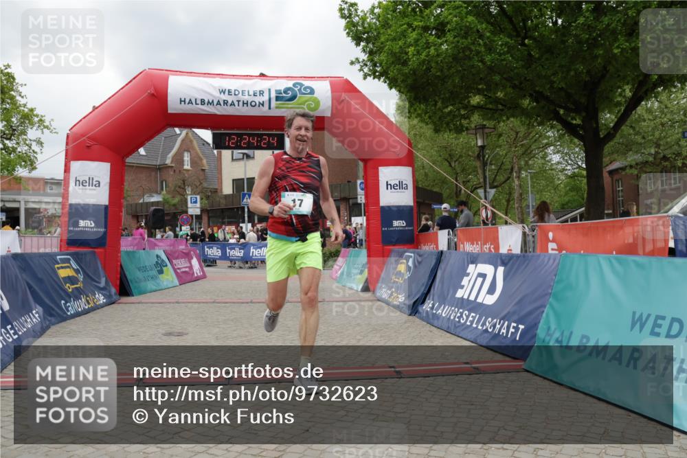 10.05.2026 - 8. Wedeler Halbmarathon Yannick Fuchs http://msf.ph/oto/9732623 10.05.2026 12:24:22 Ziel 17 meine-sportfotos.de