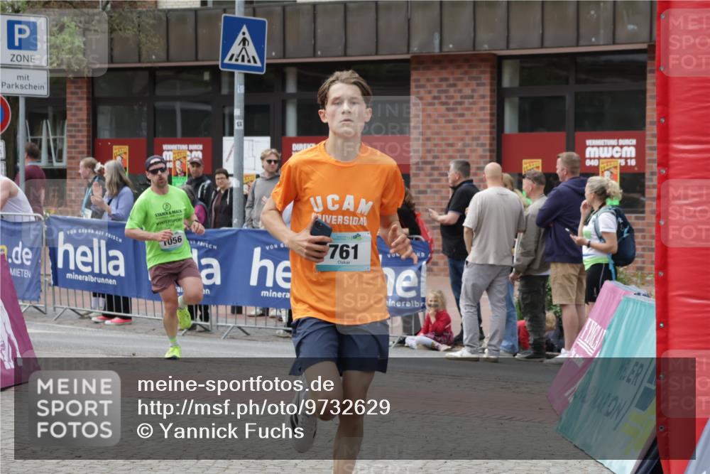 10.05.2026 - 8. Wedeler Halbmarathon Yannick Fuchs http://msf.ph/oto/9732629 10.05.2026 11:46:59 Ziel 761, 1056 meine-sportfotos.de
