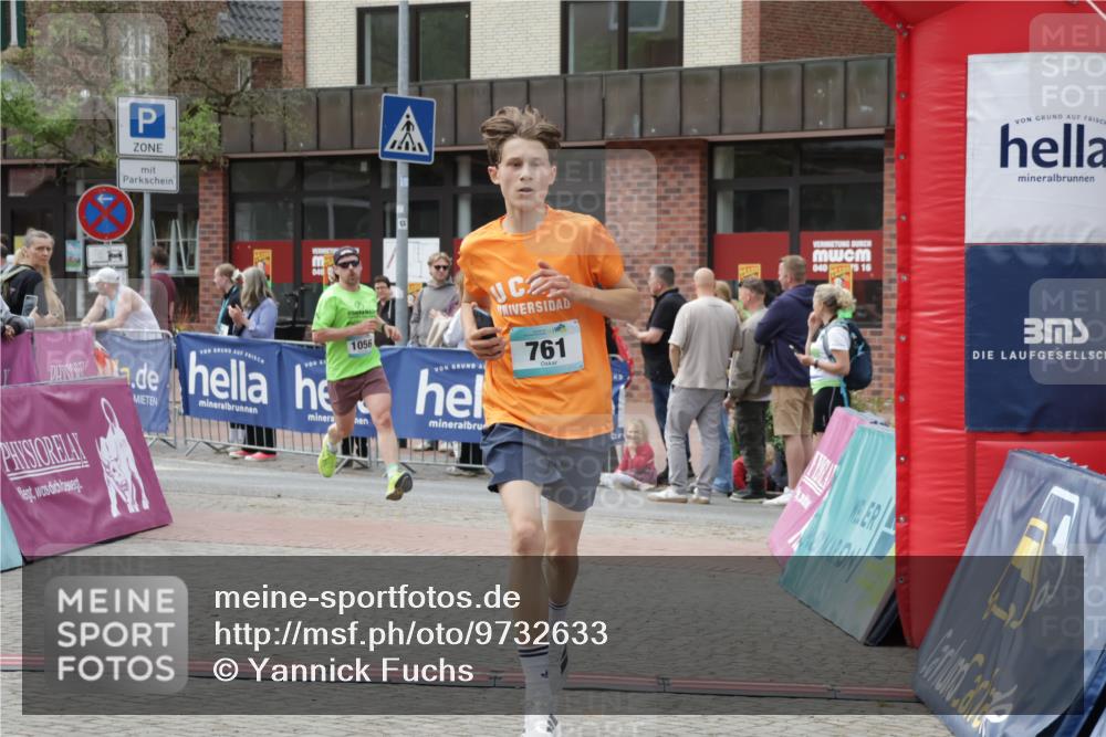 10.05.2026 - 8. Wedeler Halbmarathon Yannick Fuchs http://msf.ph/oto/9732633 10.05.2026 11:46:59 Ziel 761, 1056 meine-sportfotos.de