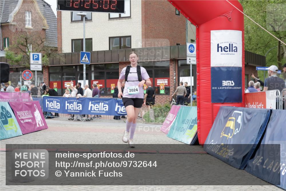 10.05.2026 - 8. Wedeler Halbmarathon Yannick Fuchs http://msf.ph/oto/9732644 10.05.2026 12:25:00 Ziel 2024 meine-sportfotos.de