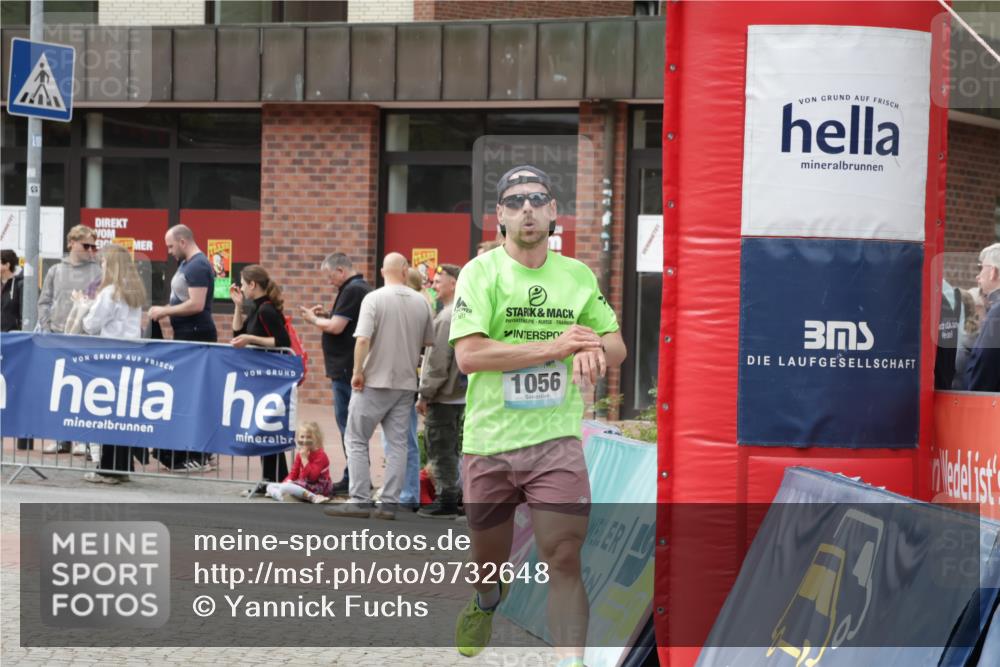 10.05.2026 - 8. Wedeler Halbmarathon Yannick Fuchs http://msf.ph/oto/9732648 10.05.2026 11:47:01 Ziel 761, 1056 meine-sportfotos.de