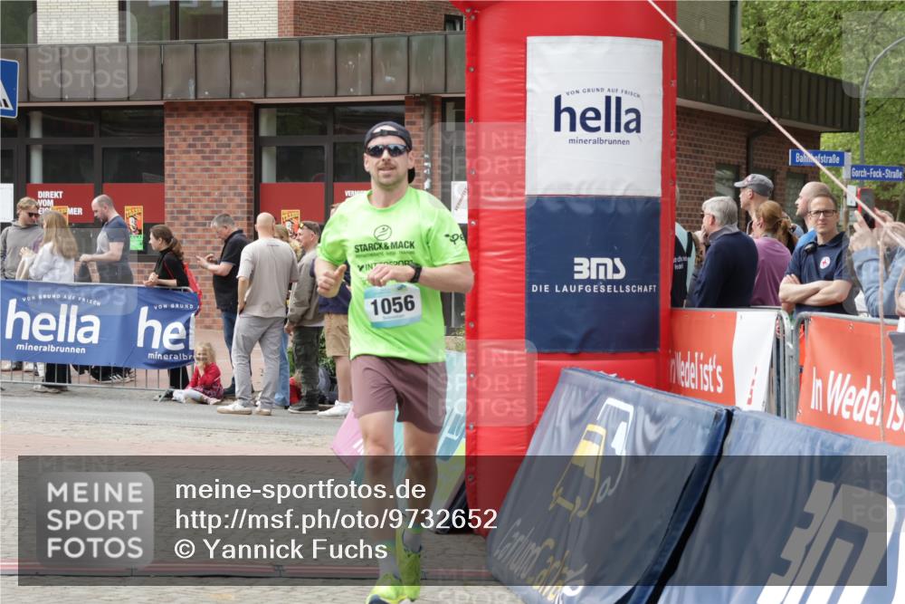 10.05.2026 - 8. Wedeler Halbmarathon Yannick Fuchs http://msf.ph/oto/9732652 10.05.2026 11:47:01 Ziel 761, 1056 meine-sportfotos.de