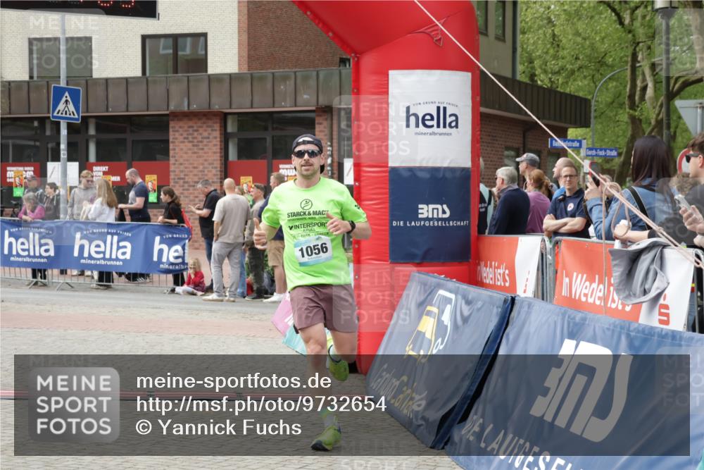 10.05.2026 - 8. Wedeler Halbmarathon Yannick Fuchs http://msf.ph/oto/9732654 10.05.2026 11:47:02 Ziel 761, 1056 meine-sportfotos.de